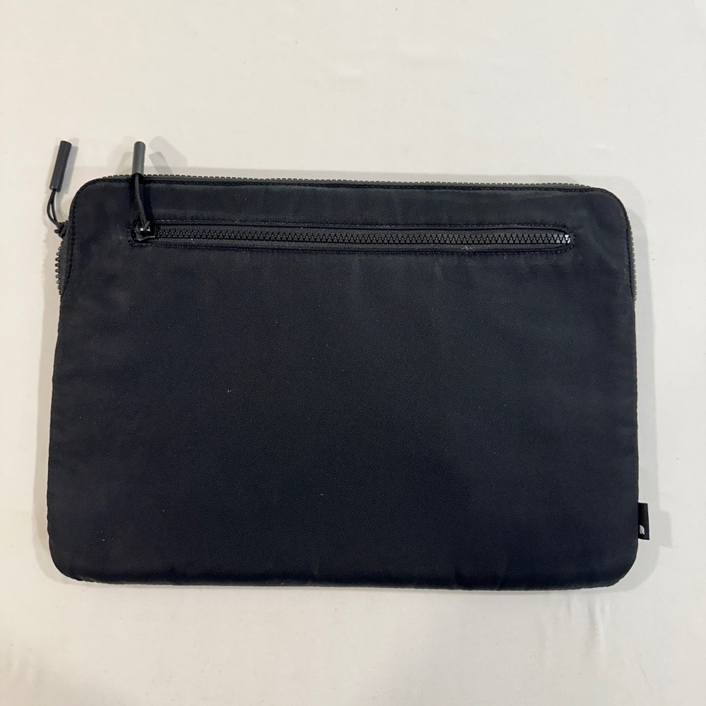 Incase Laptop Sleeve Case Black Nylon Padded MacBook Air Pro 13 Inch Tech Pouch